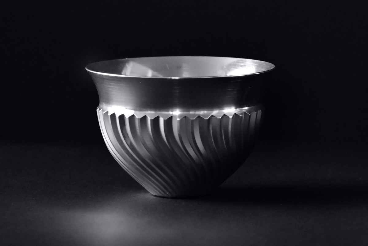 超ジェラルミン製の酒器