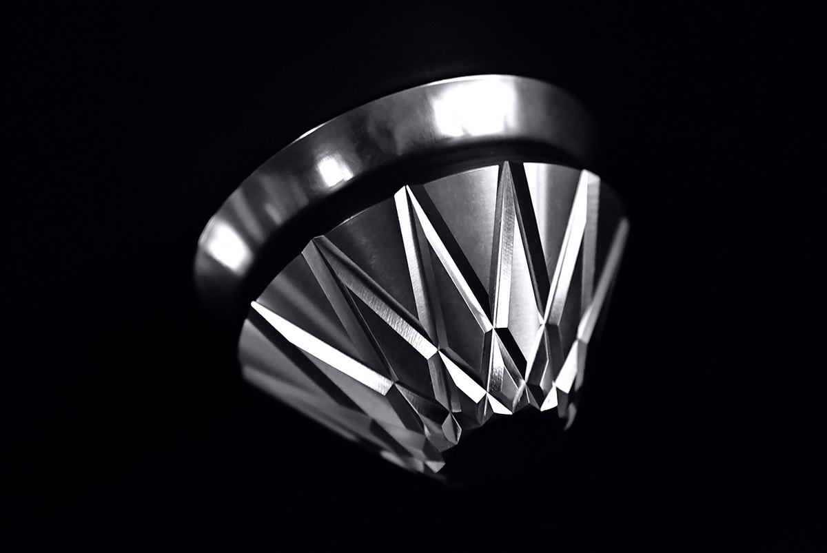 超ジェラルミン製の酒器