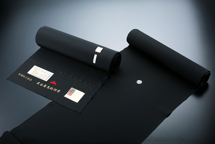 今では喪服のイメージの強い黒紋付も、本来は、由緒ある第一礼装として縁起の良い着物です