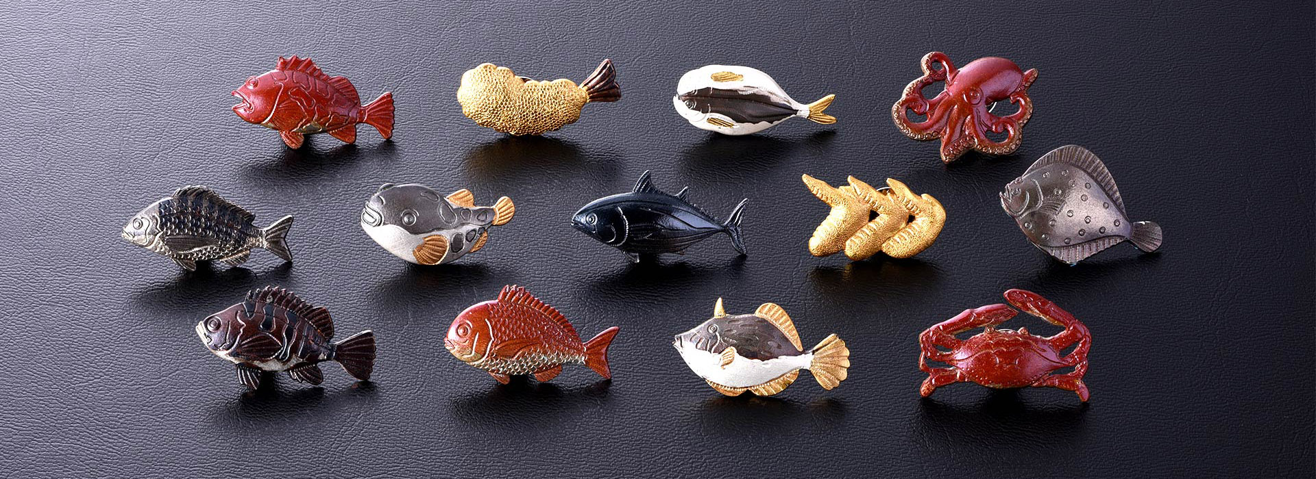 仏具や城郭などを彩る装飾金具「錺（かざり）金具」。